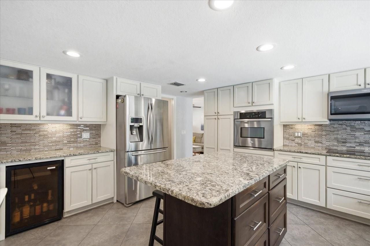 13101 Burnes Lake Drive, Tampa, FL 33612 Photo