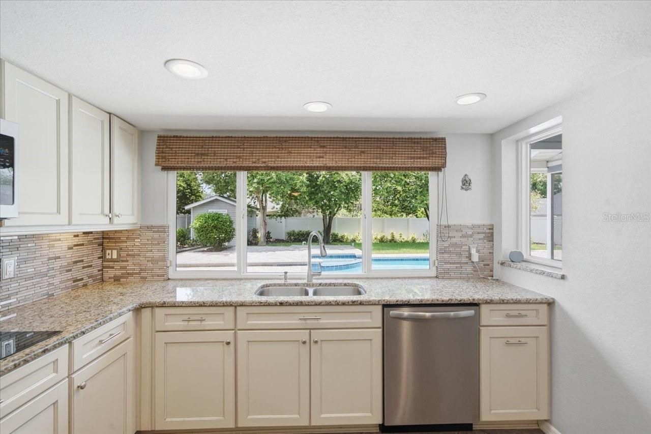 13101 Burnes Lake Drive, Tampa, FL 33612 Photo