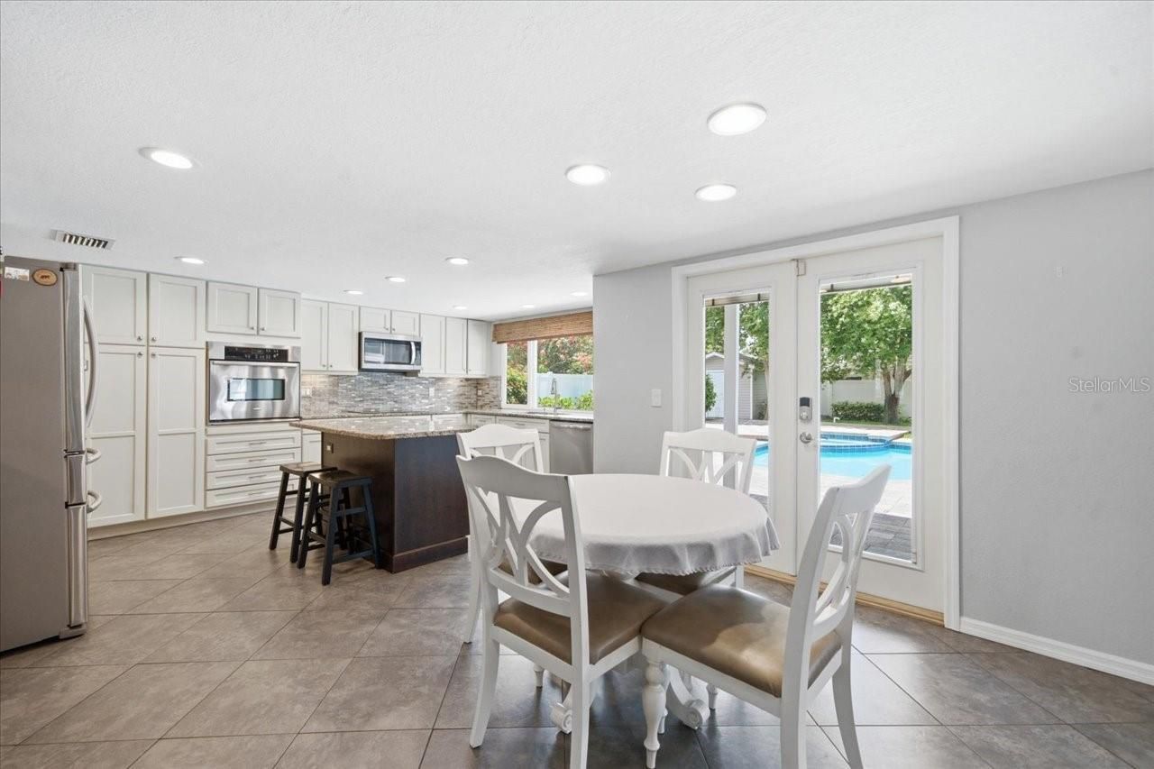 13101 Burnes Lake Drive, Tampa, FL 33612 Photo