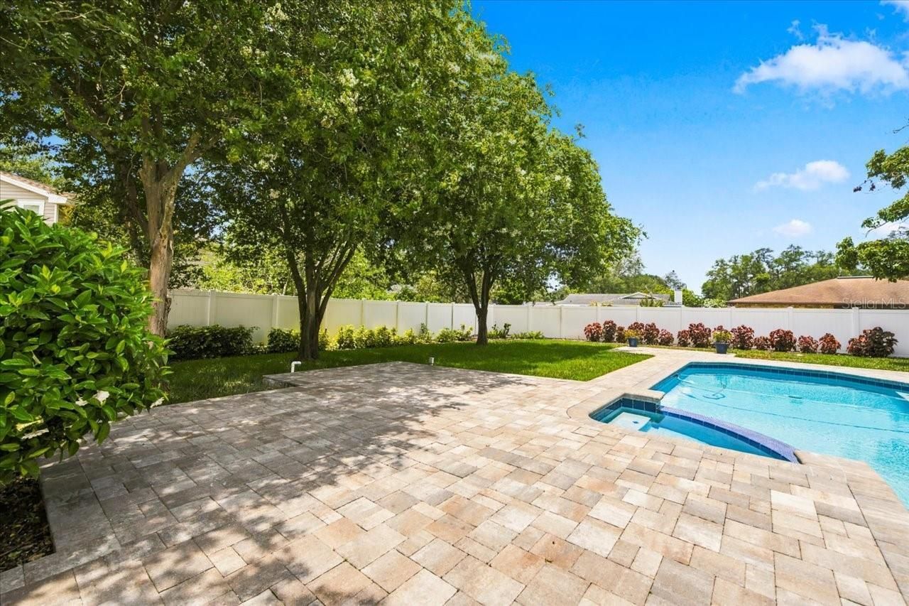 13101 Burnes Lake Drive, Tampa, FL 33612 Photo