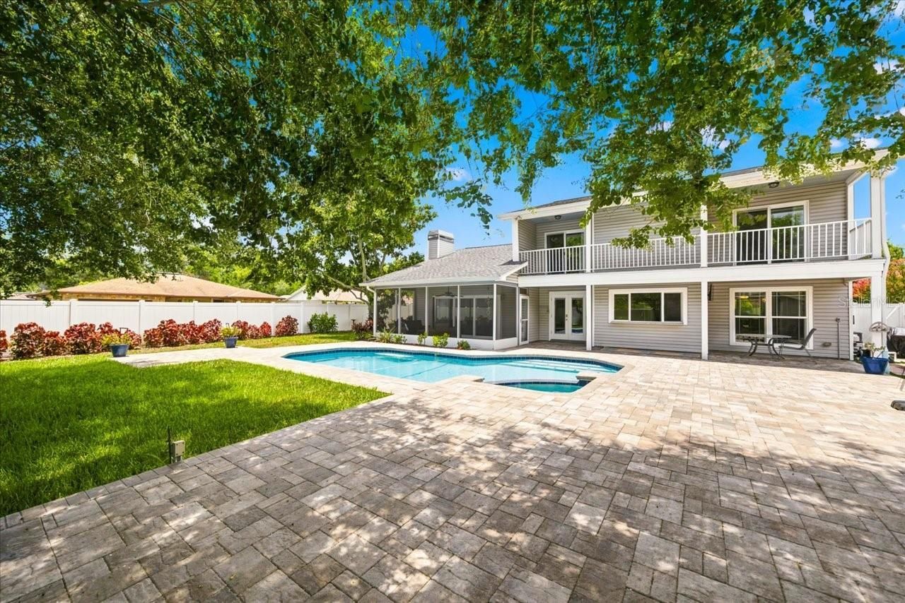 13101 Burnes Lake Drive, Tampa, FL 33612 Photo