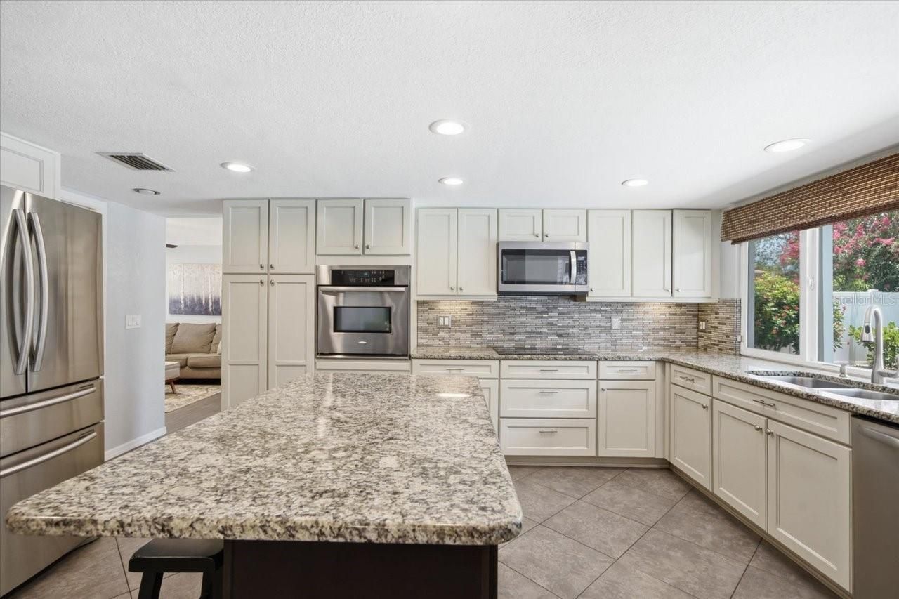 13101 Burnes Lake Drive, Tampa, FL 33612 Photo