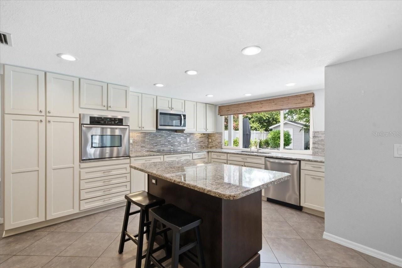13101 Burnes Lake Drive, Tampa, FL 33612 Photo