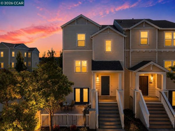 411 Summer Ln, Richmond, CA 94806