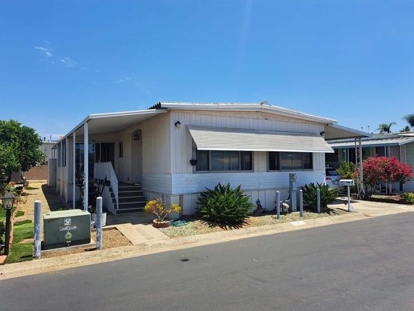 1010 E Bobier Dr, Unit 9, Vista, CA 92084
