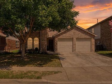 9225 Comanche Ridge Drive, Fort Worth, TX 76131