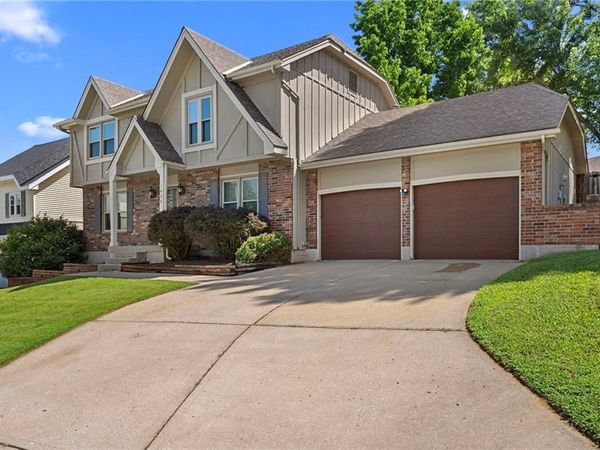 1426 NE 83rd Street, Kansas City, MO 64118