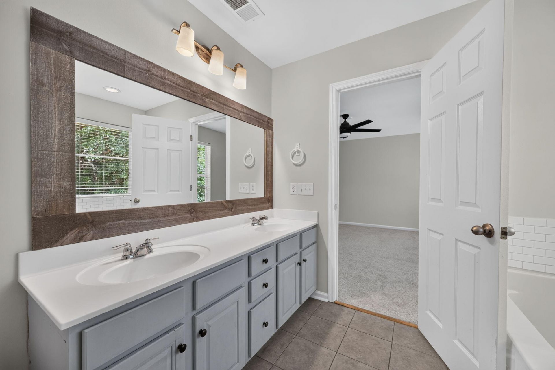 3559 Franklin Tower Drive Photo 24