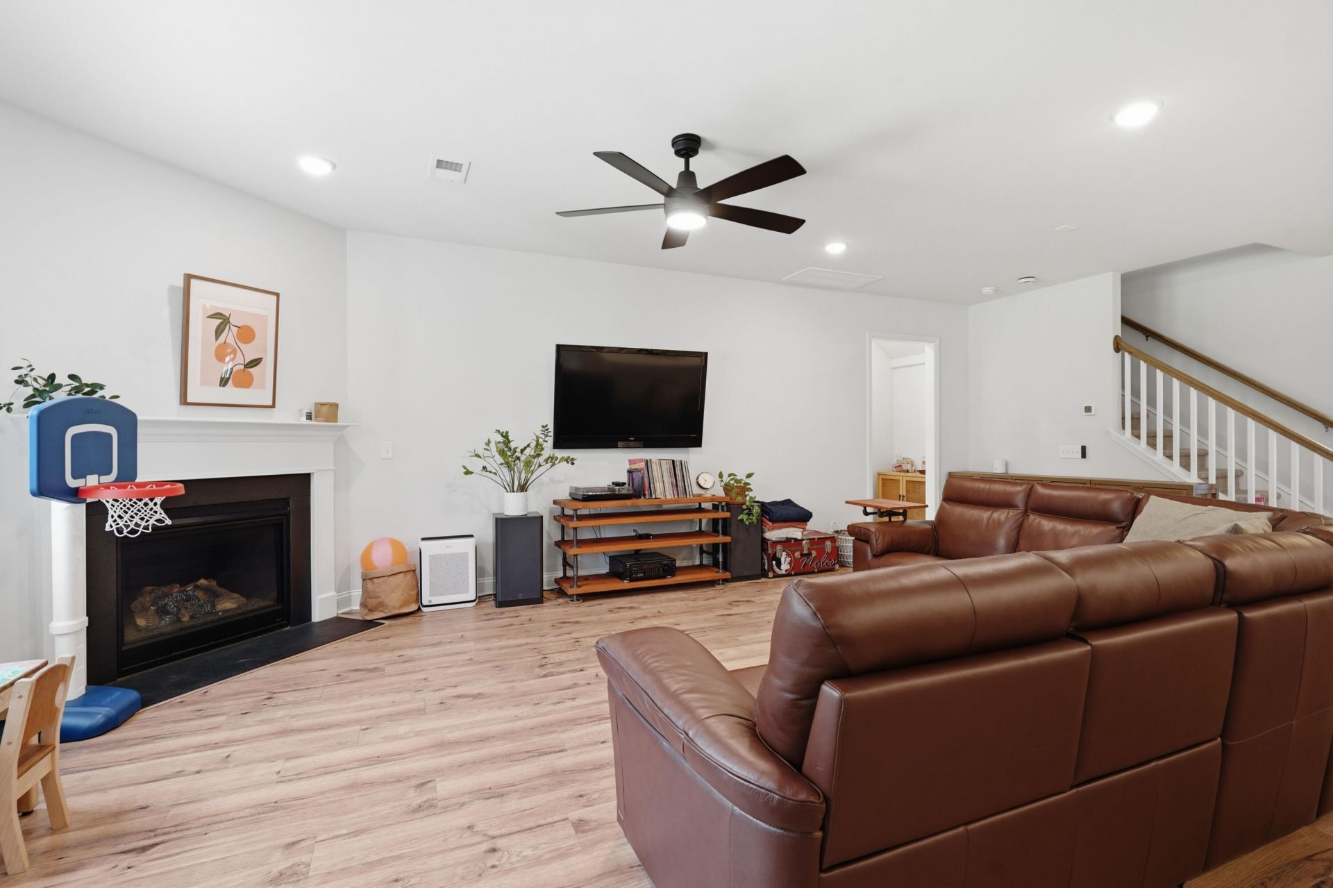 3045 Grinnell Street Photo 7