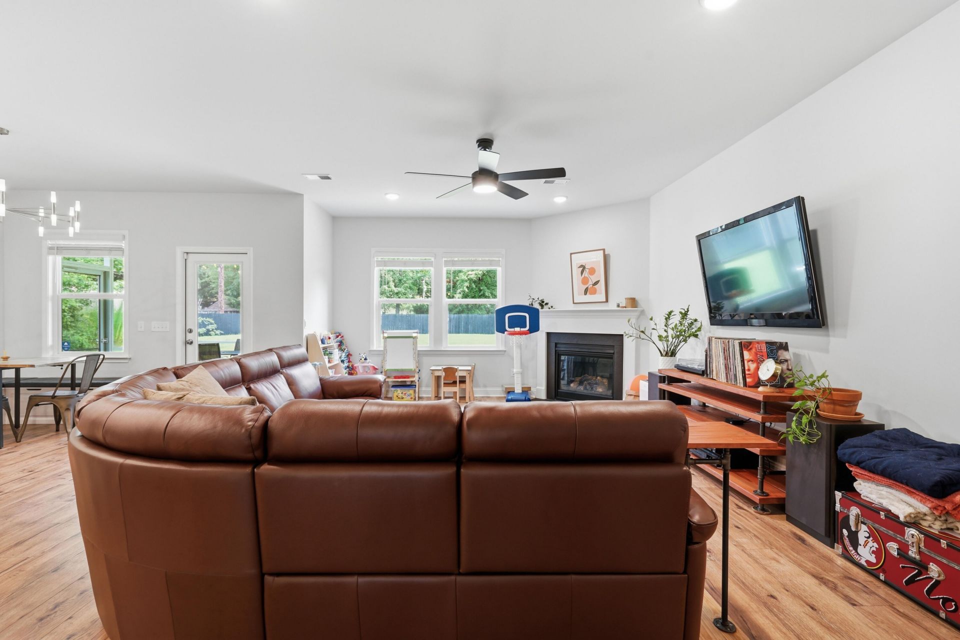 3045 Grinnell Street Photo 9