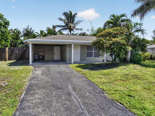 101 E Beverly Road E, Jupiter, FL 33469