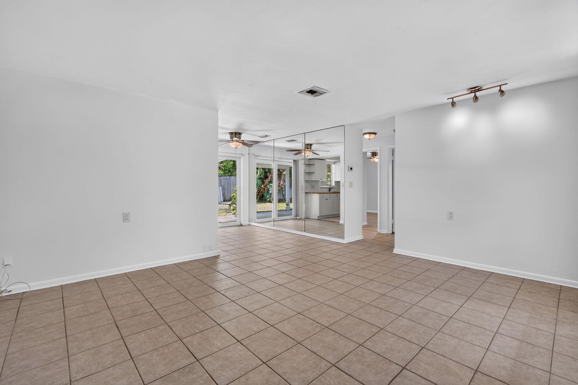 101 E Beverly Road E, Jupiter, FL 33469 Photo