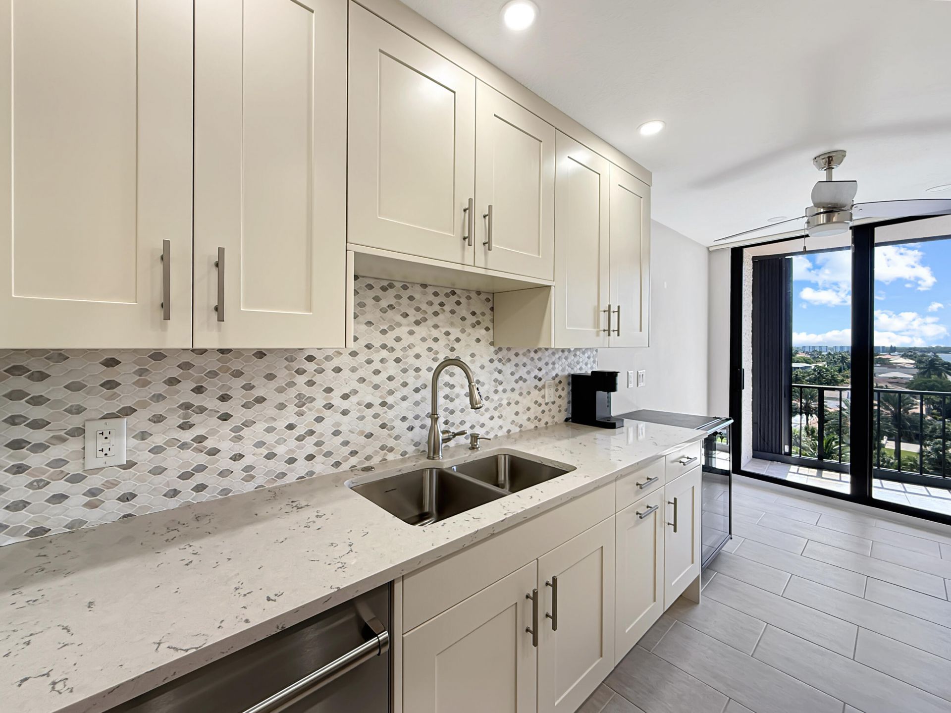 4200 N Ocean Drive, Unit 2-705, Singer Island, FL 33404 Photo