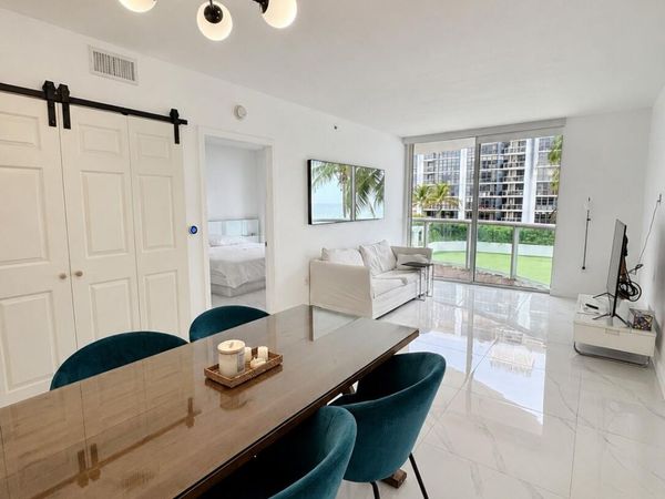 6365 Collins Avenue, Unit 811, Miami Beach, FL 33141