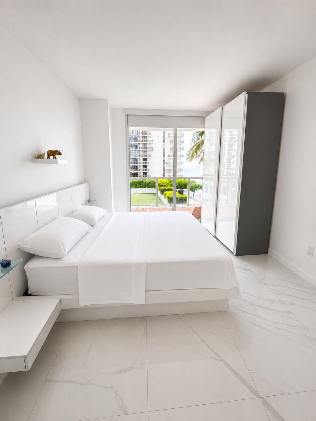 6365 Collins Avenue, Unit 811, Miami Beach, FL 33141 Photo