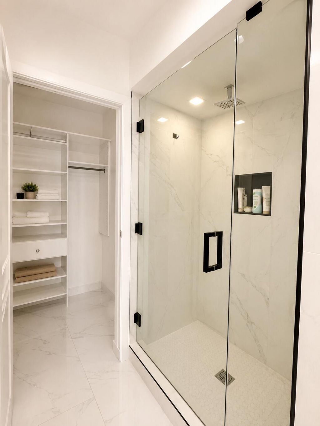 6365 Collins Avenue, Unit 811, Miami Beach, FL 33141 Photo
