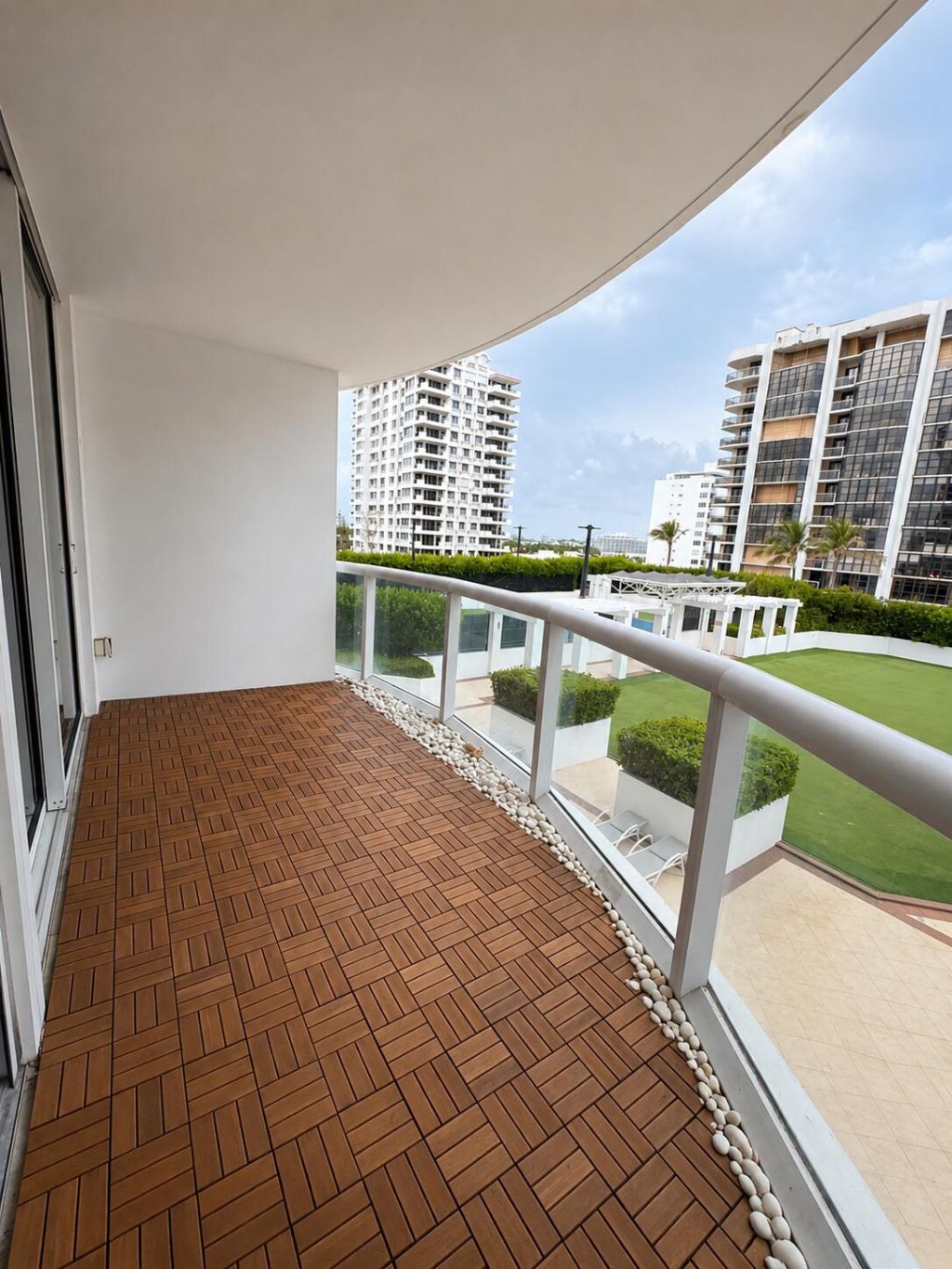 6365 Collins Avenue, Unit 811, Miami Beach, FL 33141 Photo