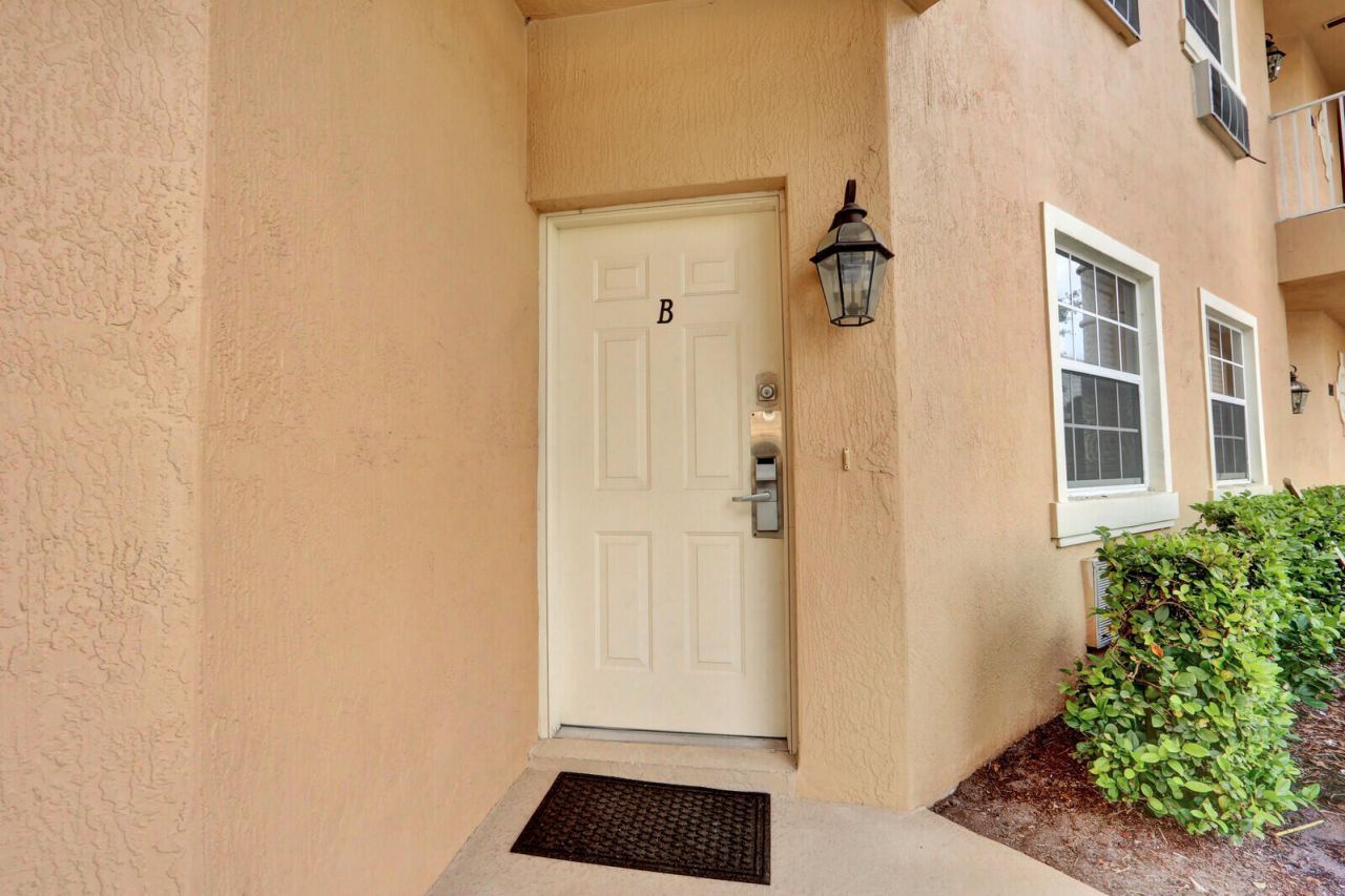 8319 Mulligan Circle, Port Saint Lucie, FL 34986 Photo