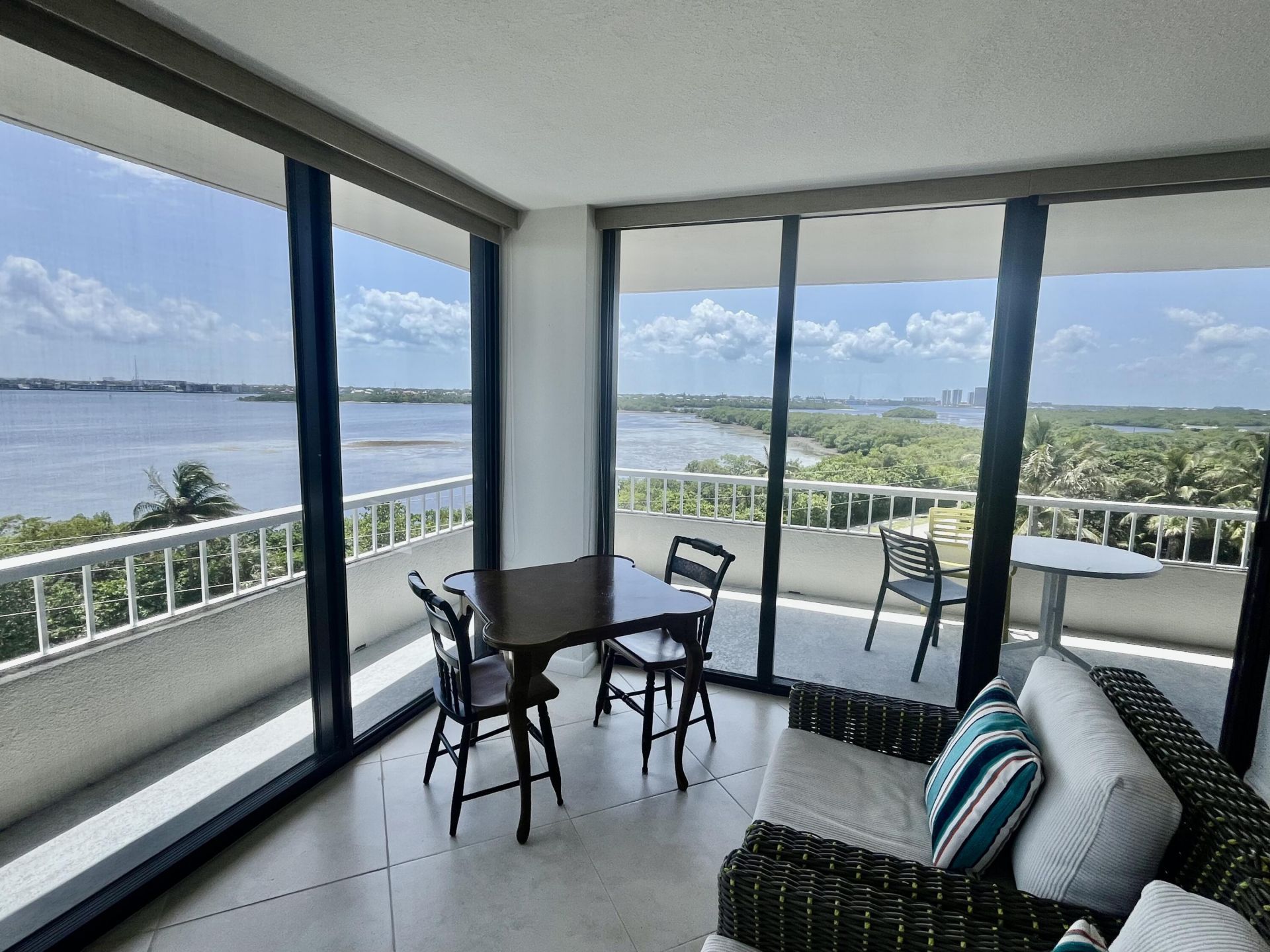 5550 N Ocean Drive, Unit 6D, Singer Island, FL 33404 Photo