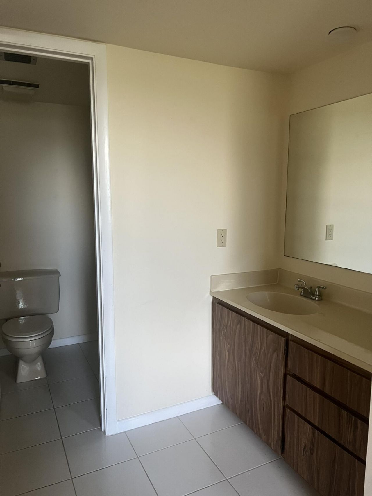 3640 Whitehall Drive, Unit 206, West Palm Beach, FL 33401 Photo
