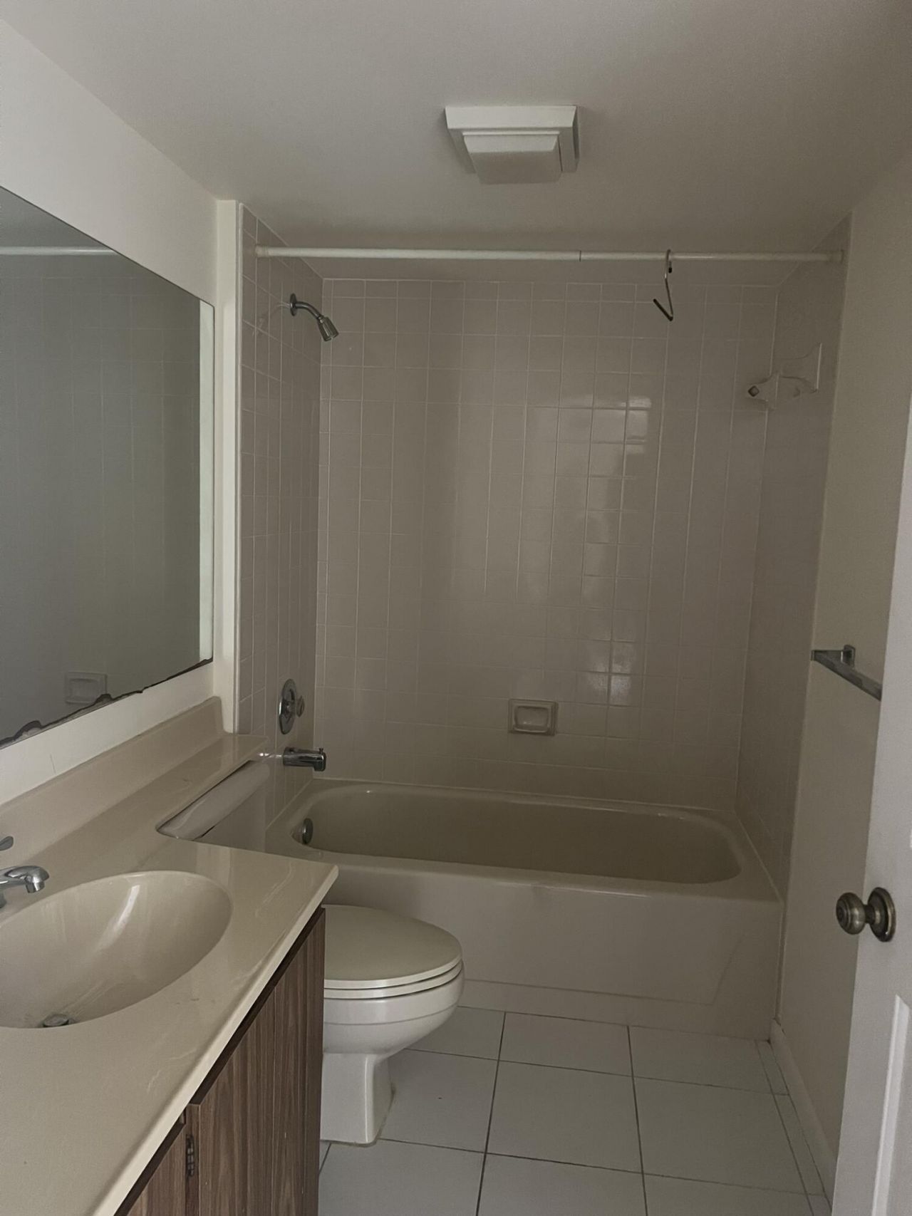 3640 Whitehall Drive, Unit 206, West Palm Beach, FL 33401 Photo