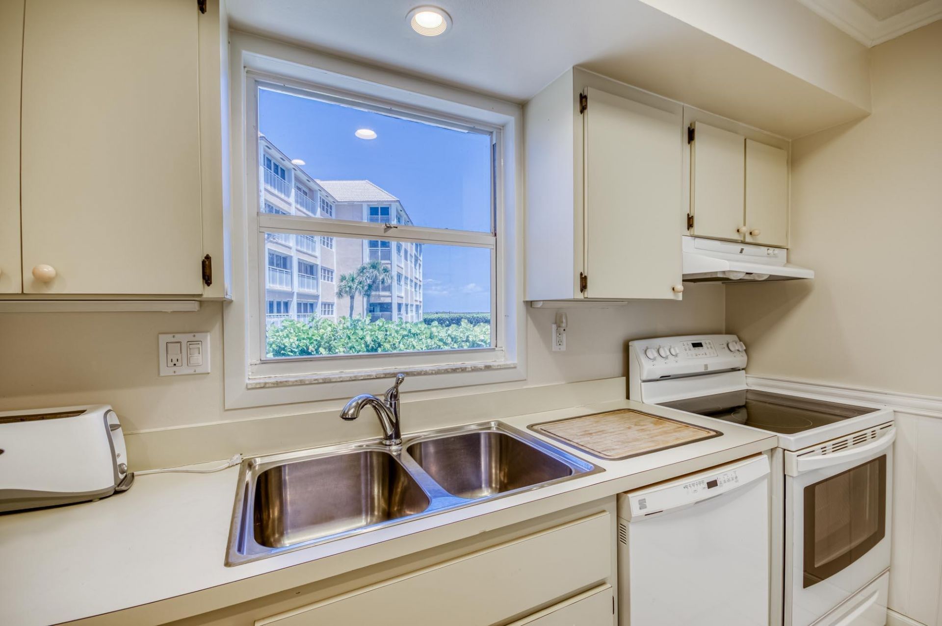 1501 NE Ocean Boulevard, Unit 8, Stuart, FL 34996 Photo