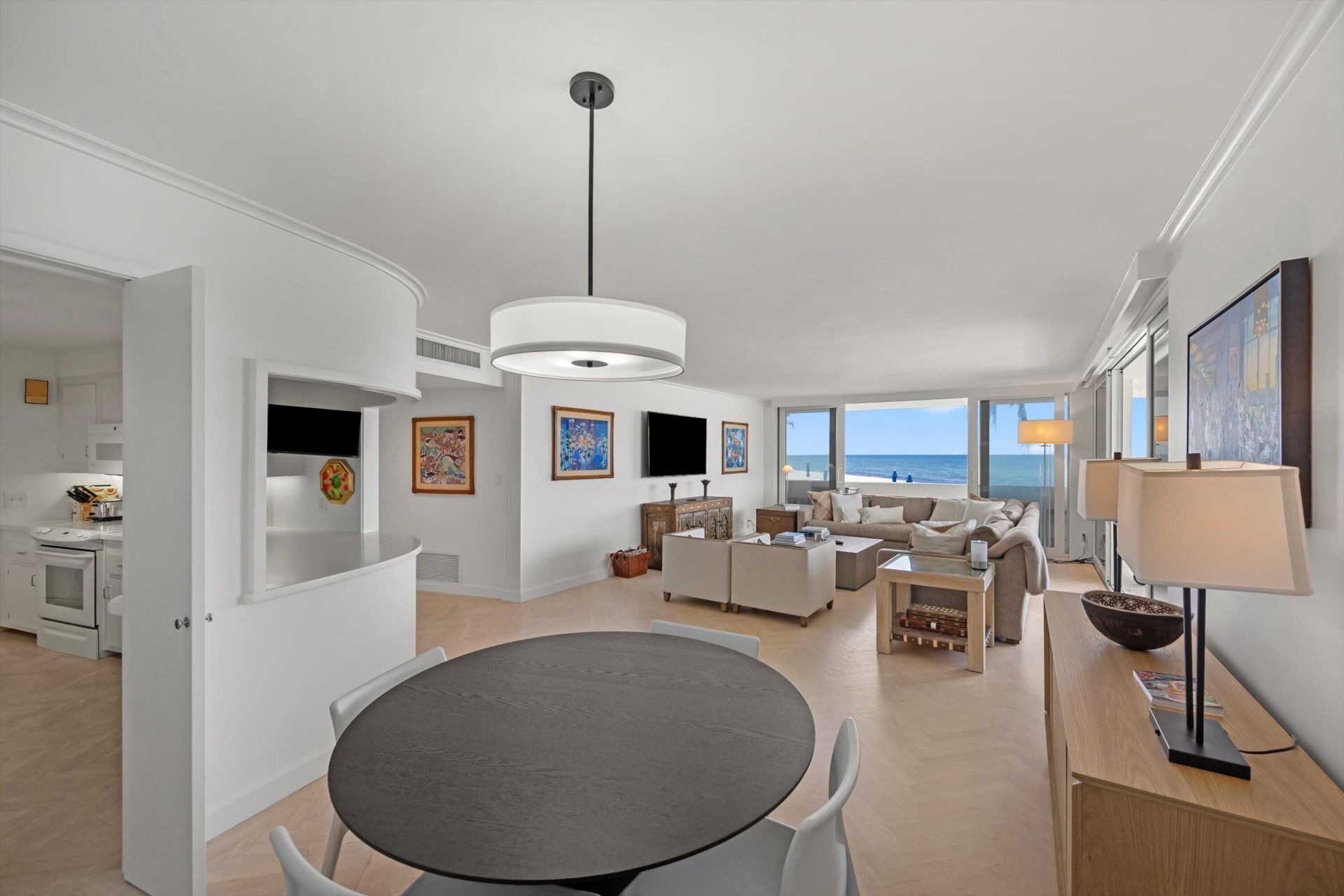 100 Sunrise Avenue, Unit 212, Palm Beach, FL 33480 Photo