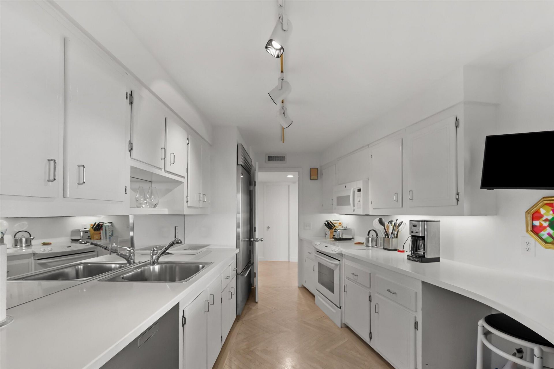 100 Sunrise Avenue, Unit 212, Palm Beach, FL 33480 Photo