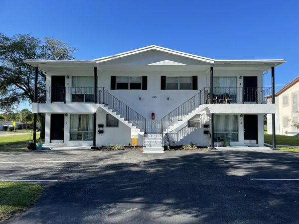 199 SW 15th Street, Unit 3, Boca Raton, FL 33432