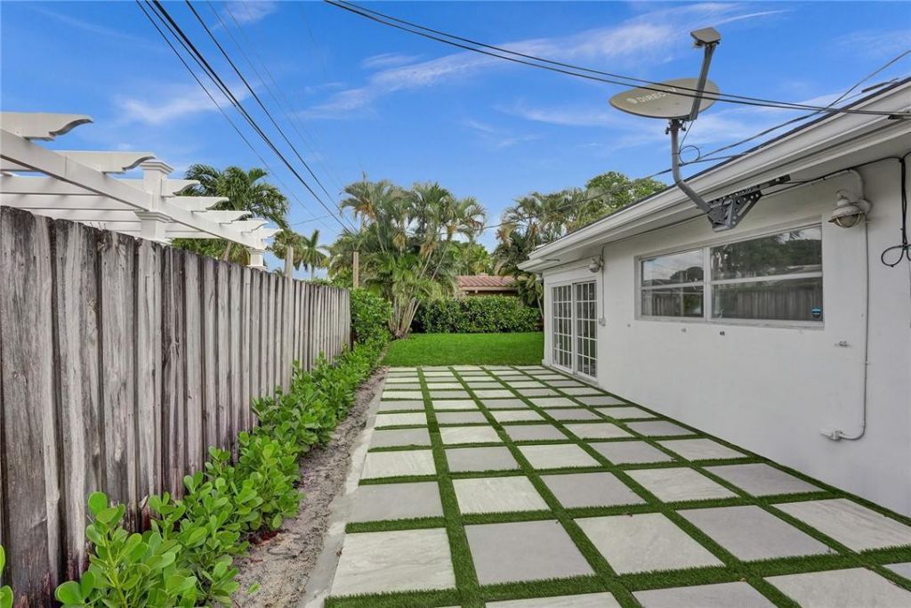 5981 NE 22nd Way, Fort Lauderdale, FL 33308 Photo