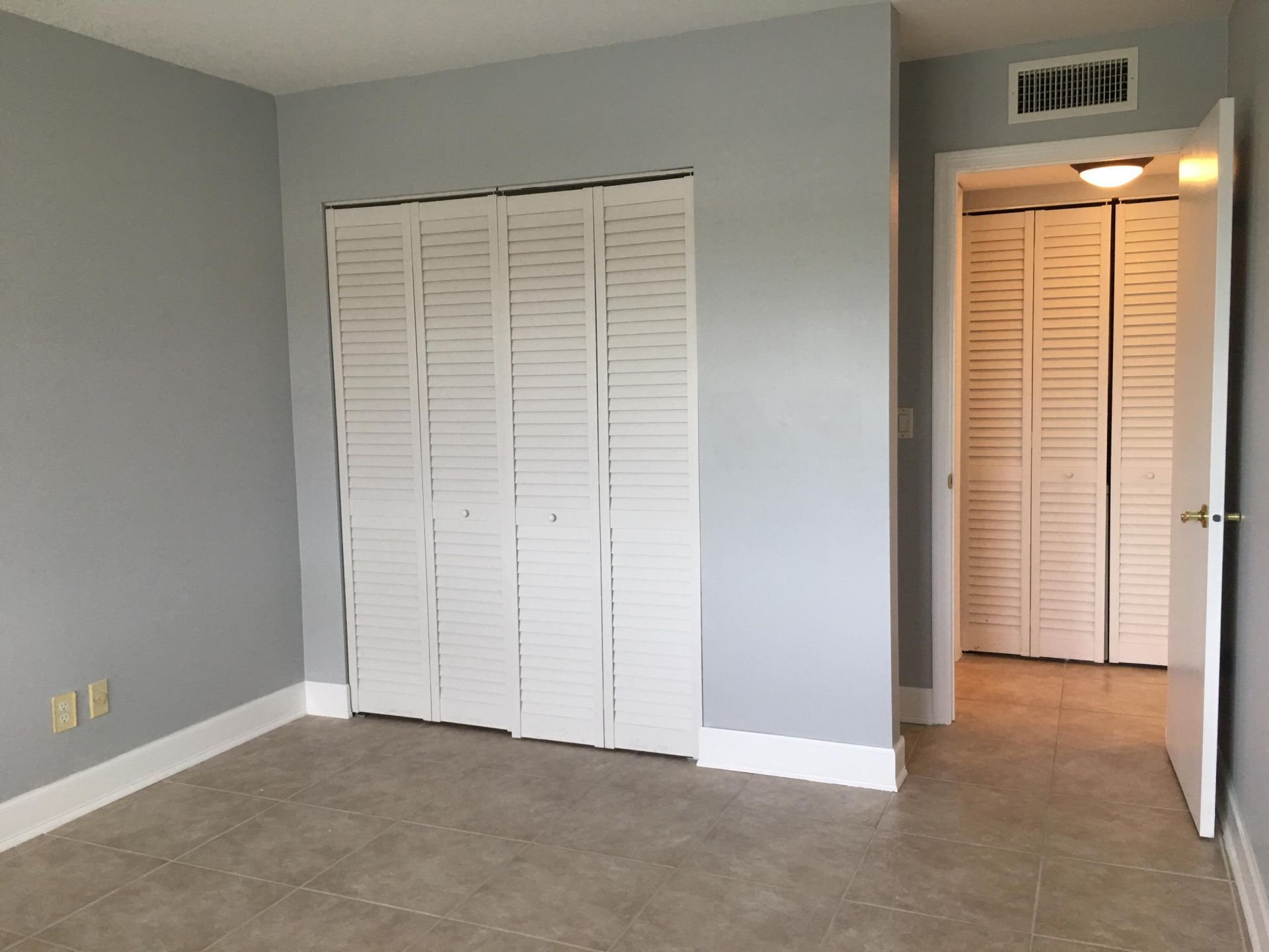 309 Lake Circle, Unit 202, North Palm Beach, FL 33408 Photo