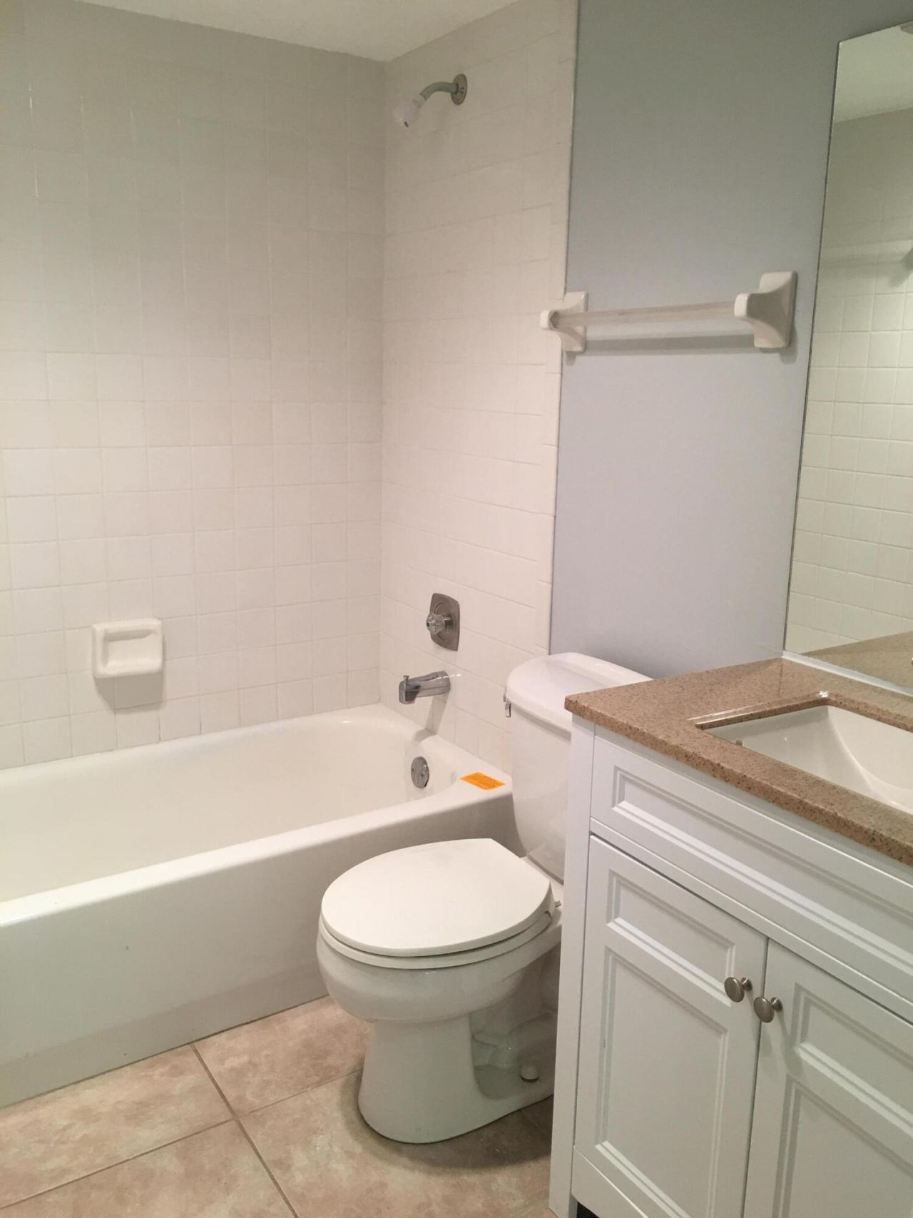 309 Lake Circle, Unit 202, North Palm Beach, FL 33408 Photo