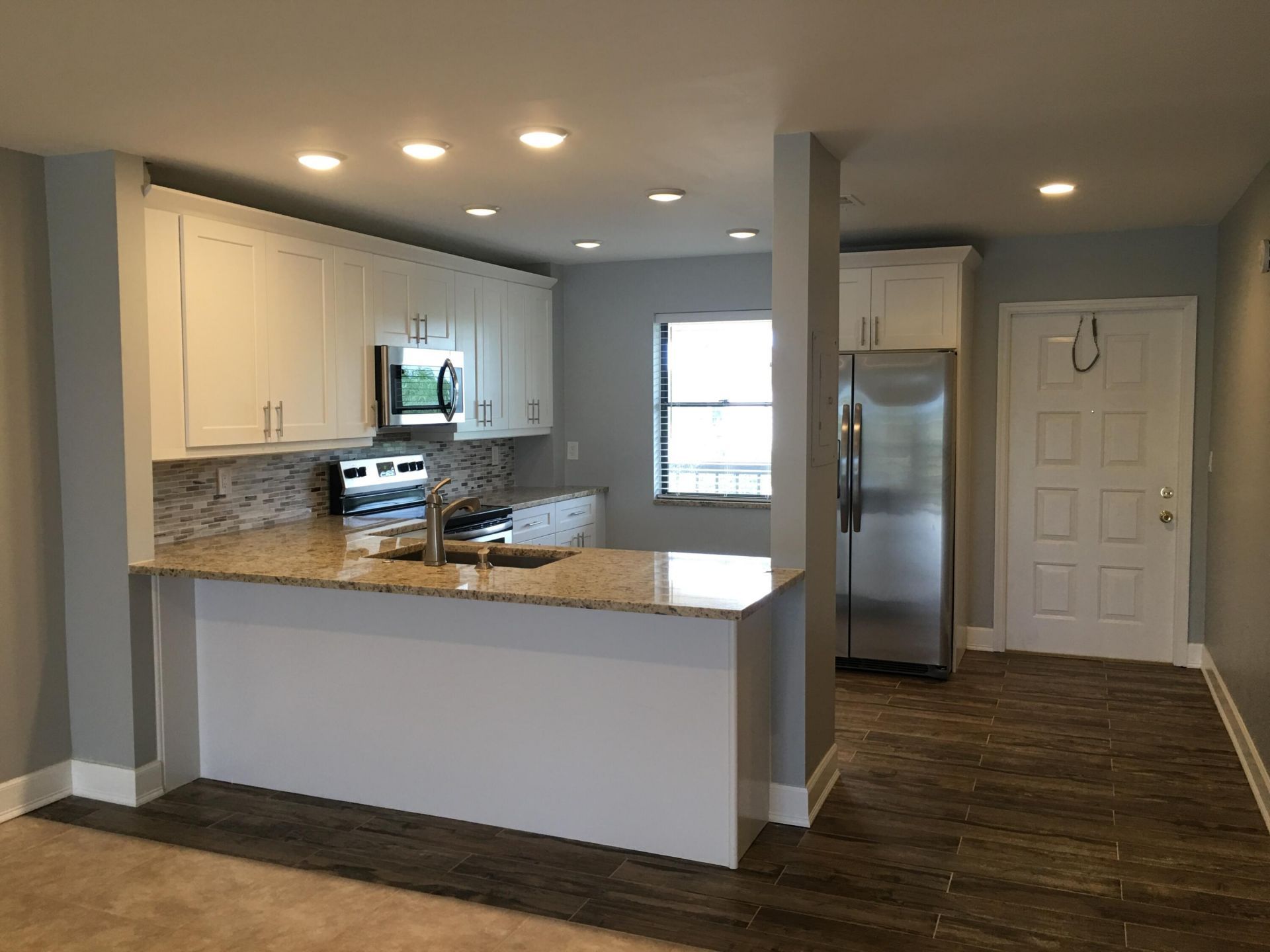 309 Lake Circle, Unit 202, North Palm Beach, FL 33408 Photo