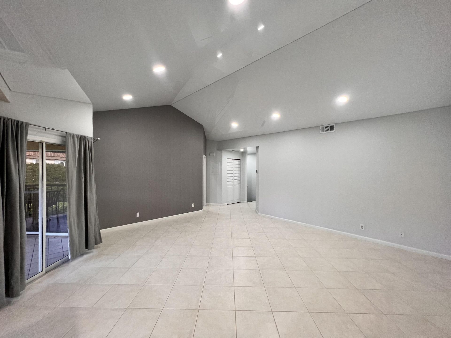 6614 Via Regina, Boca Raton, FL 33433 Photo