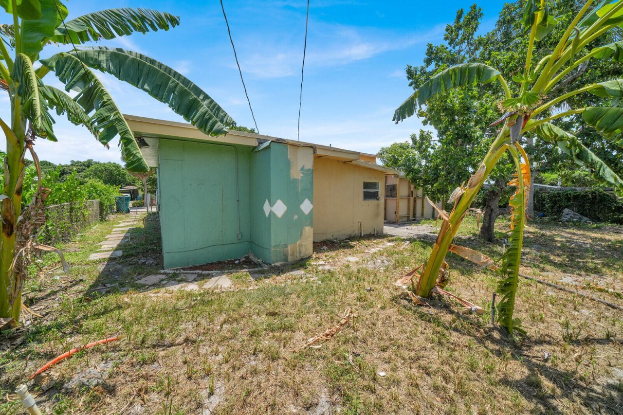 111 Ocean Parkway, Boynton Beach, FL 33435 Photo
