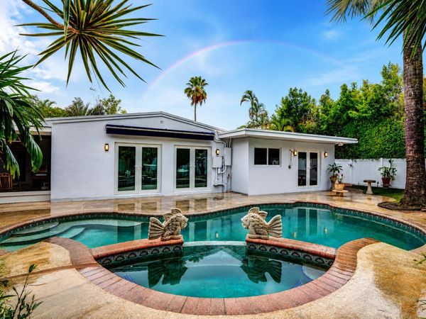 908 NE 16th Place, Fort Lauderdale, FL 33305