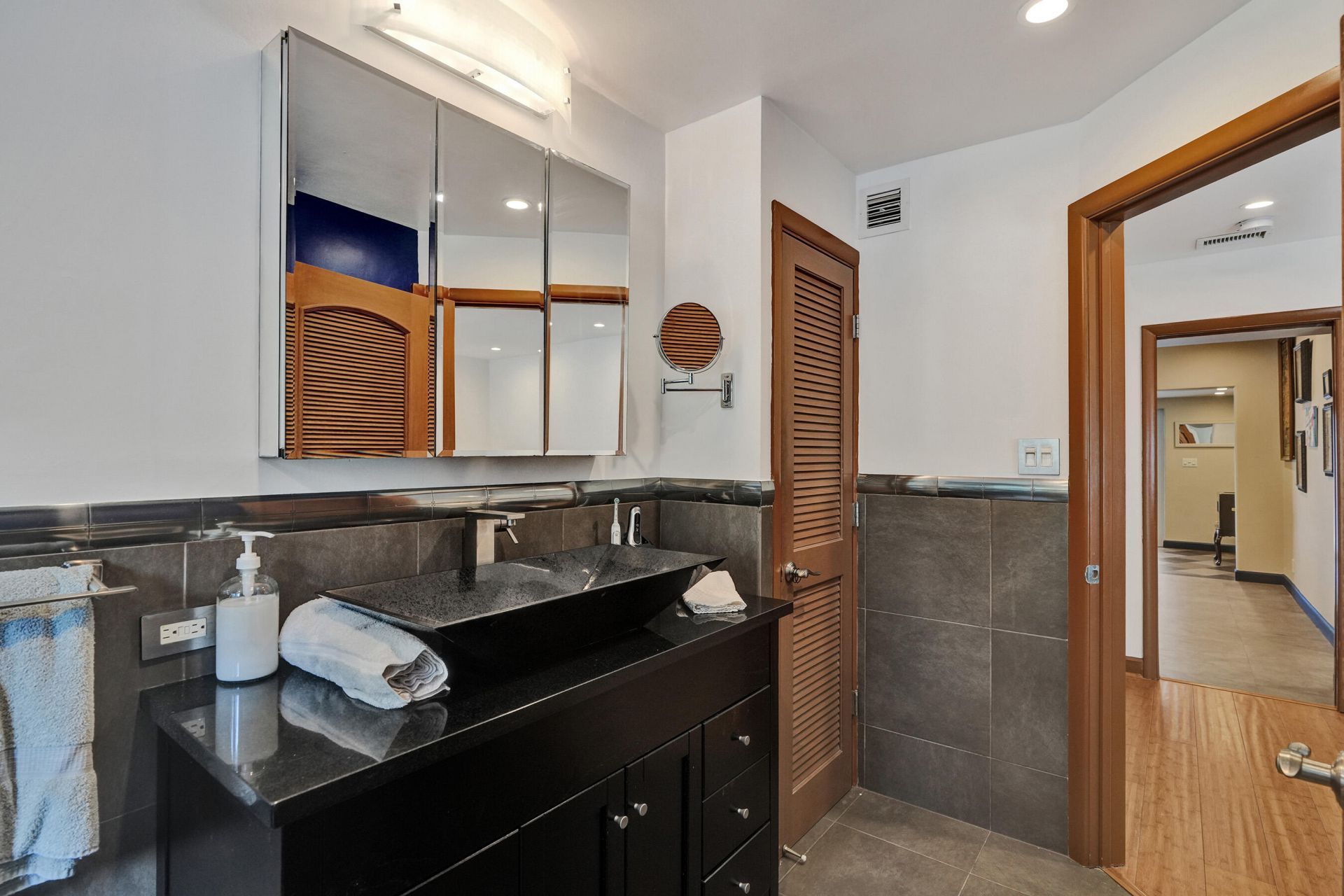 908 NE 16th Place, Fort Lauderdale, FL 33305 Photo