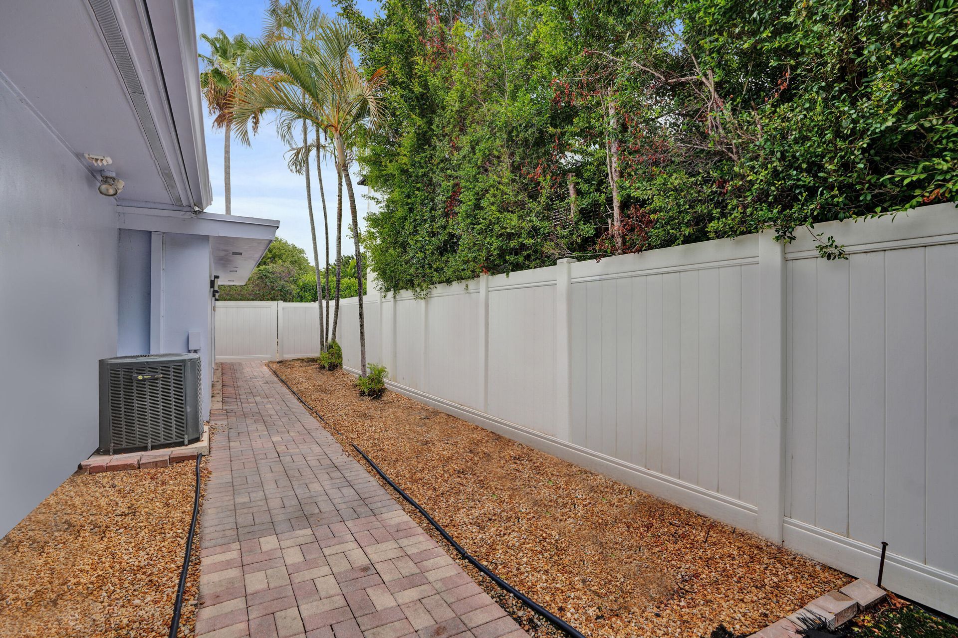 908 NE 16th Place, Fort Lauderdale, FL 33305 Photo