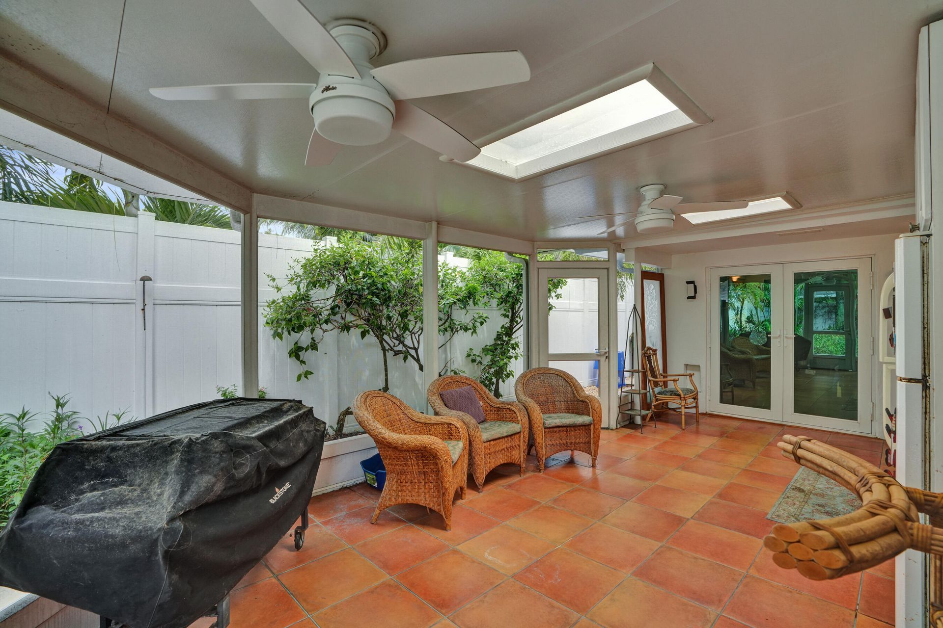 908 NE 16th Place, Fort Lauderdale, FL 33305 Photo