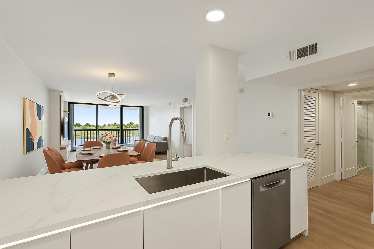 356 Golfview Road, Unit 405, North Palm Beach, FL 33408 Photo