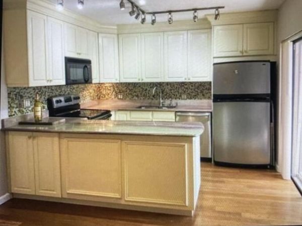 1700 Embassy Drive, Unit 105, West Palm Beach, FL 33401