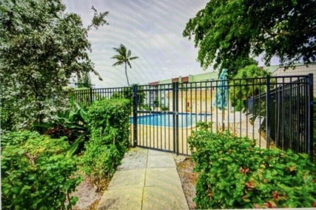 1700 Embassy Drive, Unit 105, West Palm Beach, FL 33401 Photo