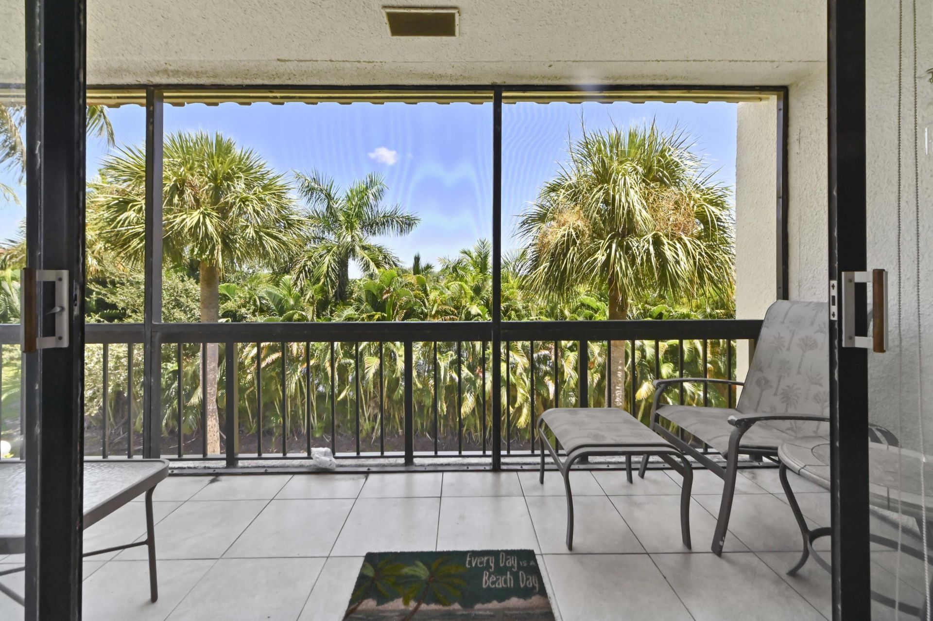 2550 Presidential Way, Unit 301, West Palm Beach, FL 33401 Photo