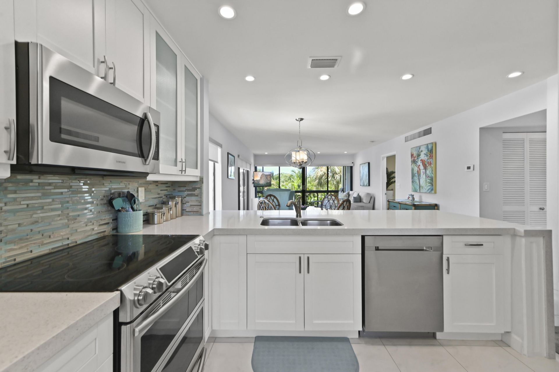 2550 Presidential Way, Unit 301, West Palm Beach, FL 33401 Photo