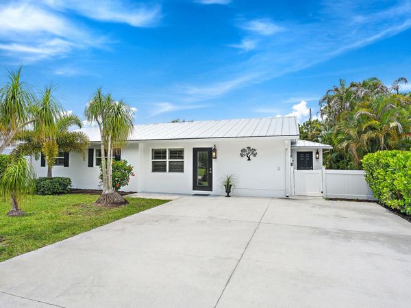 19144 SE Arnold Drive, Tequesta, FL 33469