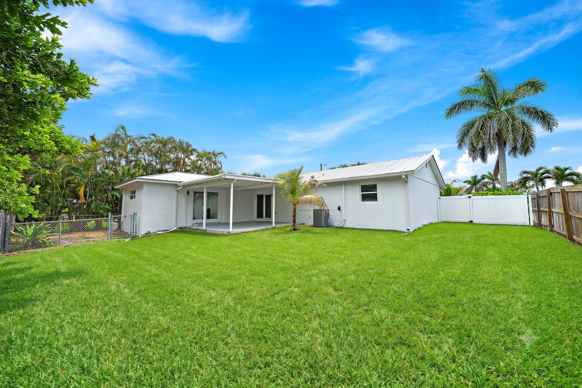19144 SE Arnold Drive, Tequesta, FL 33469 Photo
