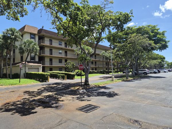 3121 NW 47TH Terrace, Unit 107, Lauderdale Lakes, FL 33319