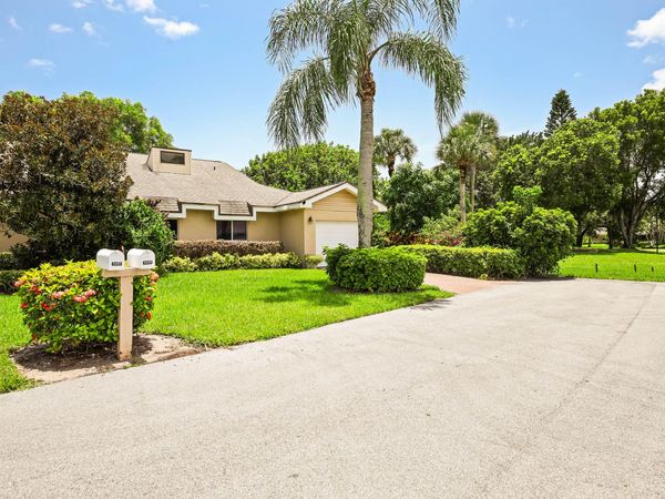 6858 FOUNTAINS Circle, Lake Worth, FL 33467