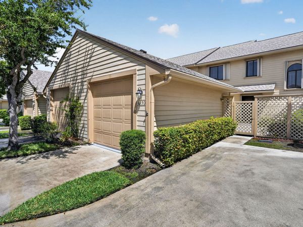 6130 SE Georgetown Place, Hobe Sound, FL 33455