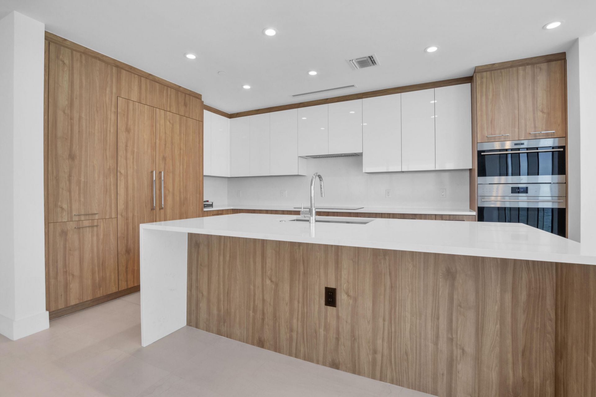 151 N Seabreeze Boulevard N, Unit 504, Fort Lauderdale, FL 33304 Photo